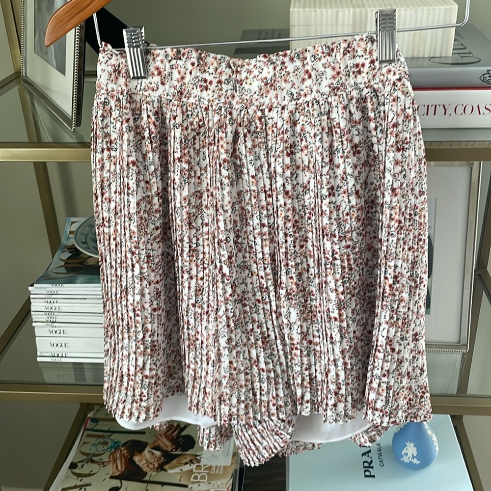 Loft floral high waisted shorts